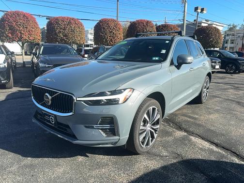2022 Volvo XC60 Momentum