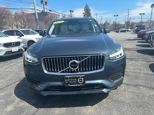 2022 Volvo XC90 T6 Momentum