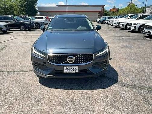 Denim Blue 2025 Volvo V60 Cross Country Plus