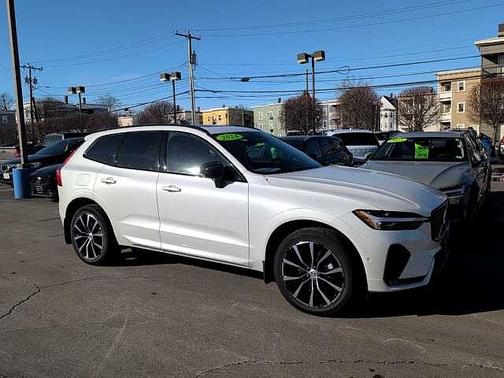 2024 Volvo XC60 Plus