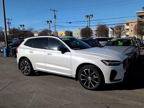 2024 Volvo XC60 Plus