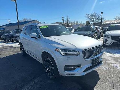 2023 Volvo XC90 Plus