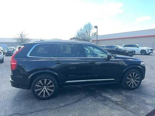 Onyx Black 2023 Volvo XC90 Plus