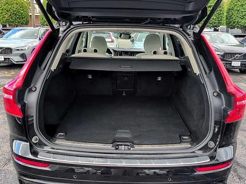 2023 Volvo XC60 Plus