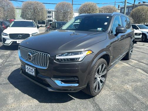 2024 Volvo XC90 Plus Bright Theme