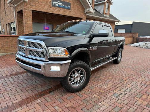 2018 RAM 2500 Laramie Crew Cab 4x4 6'4' Box