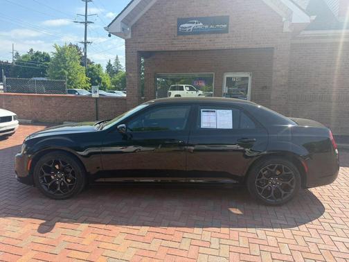 Gloss Black 2019 Chrysler 300 S