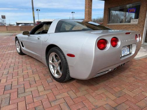 2003 Chevrolet Corvette Base