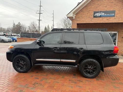 2013 Toyota Land Cruiser Base