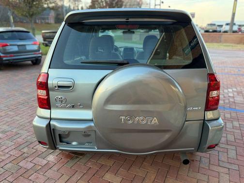 2005 Toyota RAV4 Base