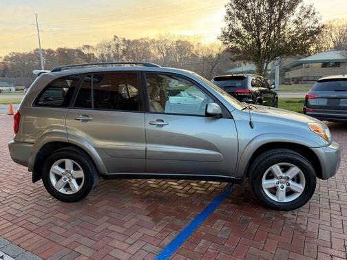 2005 Toyota RAV4 Base