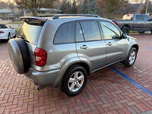 2005 Toyota RAV4 Base