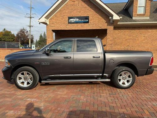Granite Crystal Metallic Clearcoat 2016 RAM 1500 Longhorn