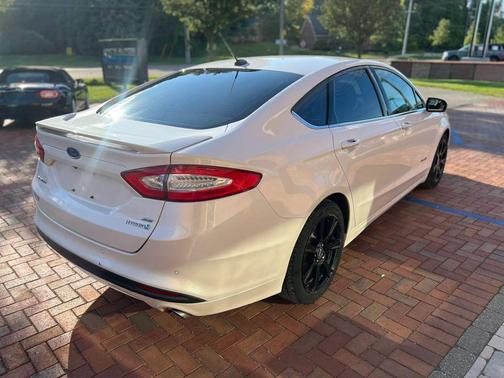 2013 Ford Fusion Hybrid SE Hybrid