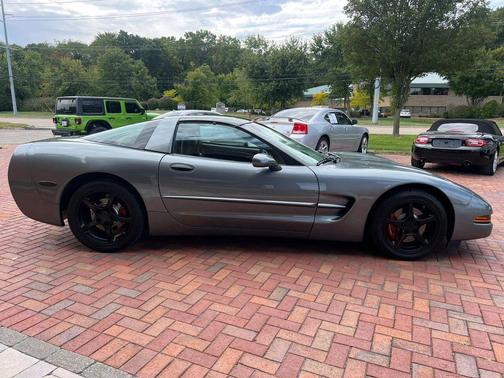 2004 Chevrolet Corvette Base