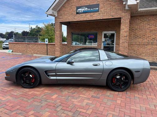 2004 Chevrolet Corvette Base