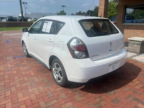 2010 Pontiac Vibe Base