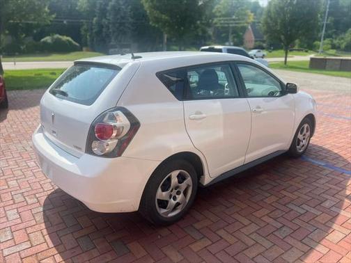 2010 Pontiac Vibe Base