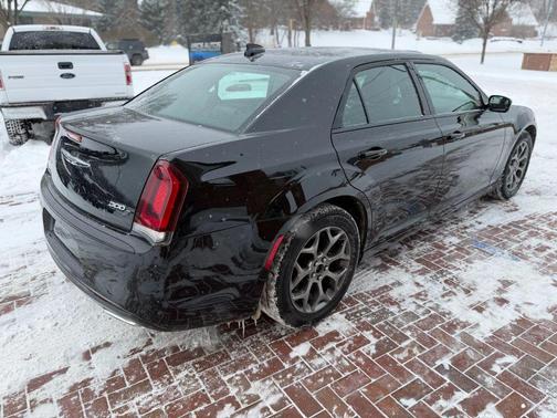 2016 Chrysler 300 S