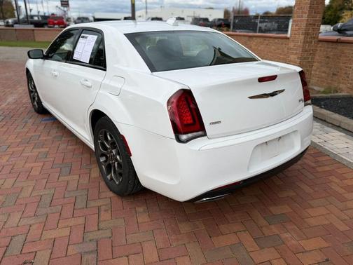 2018 Chrysler 300 S