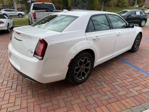 2018 Chrysler 300 S