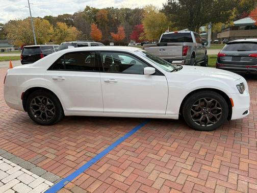 2018 Chrysler 300 S