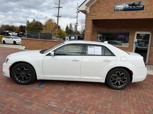 2018 Chrysler 300 S
