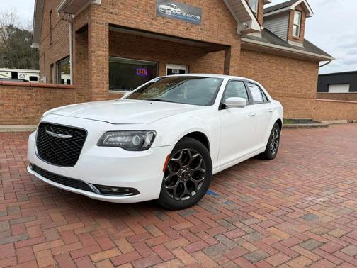 2018 Chrysler 300 S