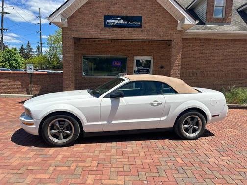 2005 Ford Mustang Premium