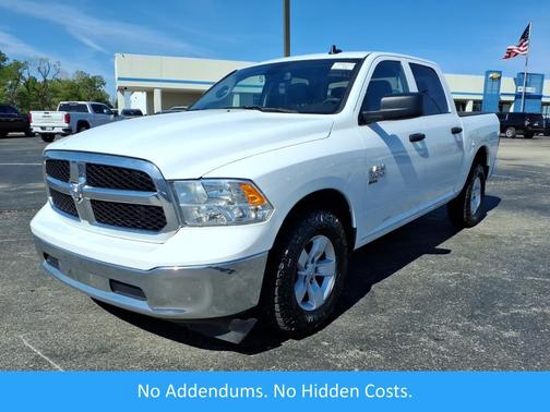 Bright White Clearcoat 2023 RAM 1500 Classic SLT