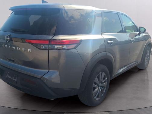 2024 Nissan Pathfinder S FWD