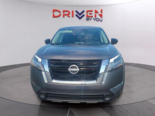 2024 Nissan Pathfinder S FWD