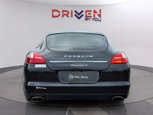 2011 Porsche Panamera 4