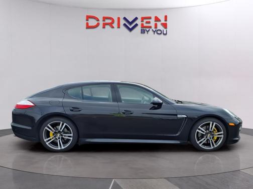 2011 Porsche Panamera 4