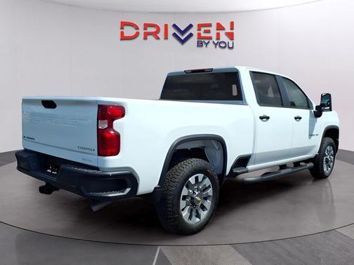 2026 Chevrolet Silverado 2500 Custom