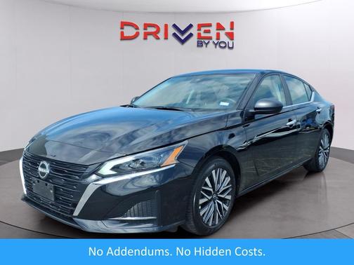 Super Black 2025 Nissan Altima SV FWD