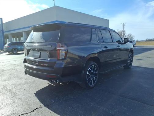 2022 Chevrolet Suburban RST