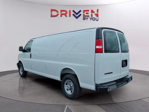Summit White 2026 Chevrolet Express 2500 LT