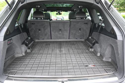 Graphite Gray Metallic 2017 Audi Q7 3.0T Prestige