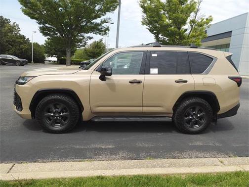 2025 Lexus LX 700h Overtrail