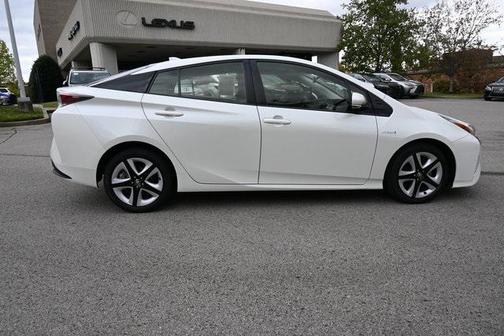 2016 Toyota Prius Three Touring