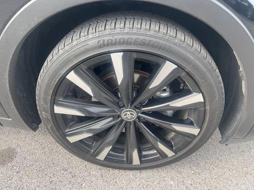 2024 Toyota Crown Platinum