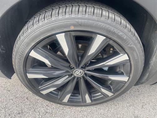 2024 Toyota Crown Platinum