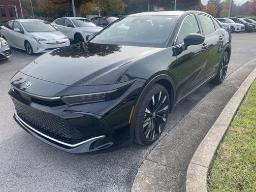 2024 Toyota Crown Platinum