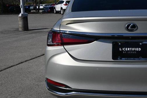 2023 Lexus ES 300h Base