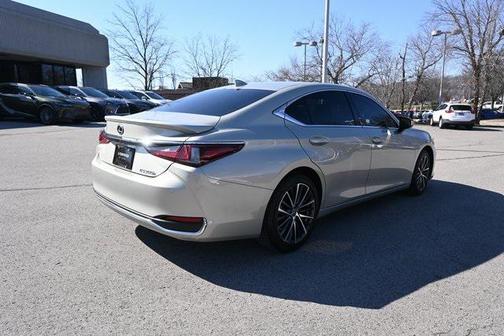2023 Lexus ES 300h Base