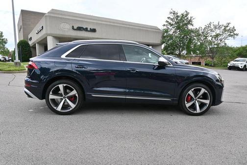 Waitomo Blue Metallic 2024 Audi SQ8 4.0T Prestige
