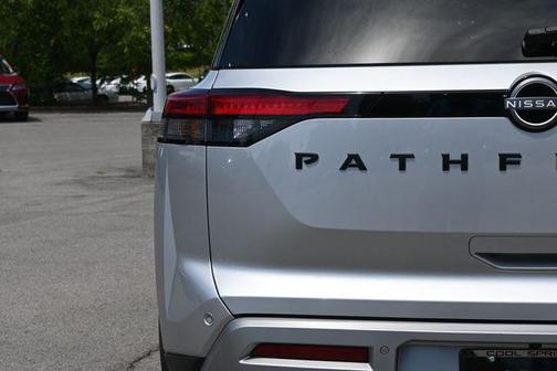 Brilliant Silver Metallic 2023 Nissan Pathfinder Platinum 4WD