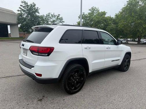 Bright White Clearcoat 2019 Jeep Grand Cherokee Upland