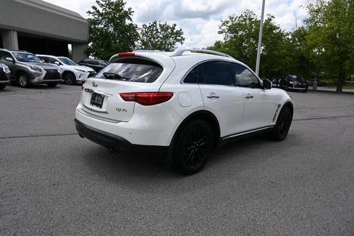 2017 INFINITI QX70 Base